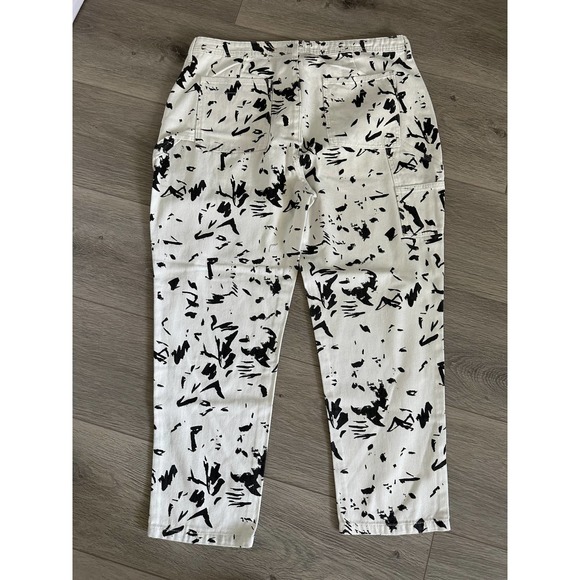 CRISTINA MARTINEZ GENDER INCLUSIVE ABSTRACT PRINT DENIM JEANS - Picture 11 of 16